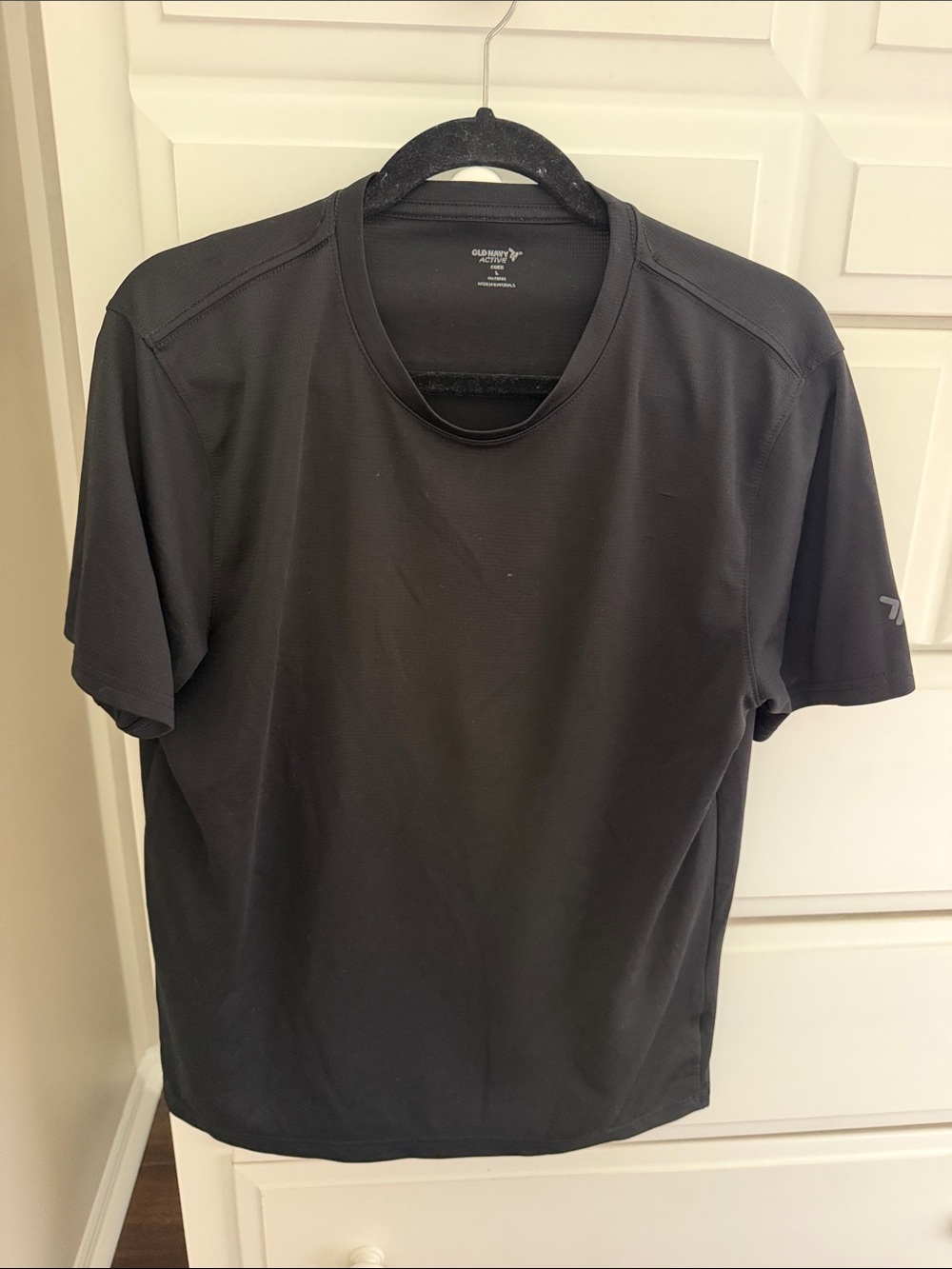 Old Navy Black Short-Sleeve Performance Tee